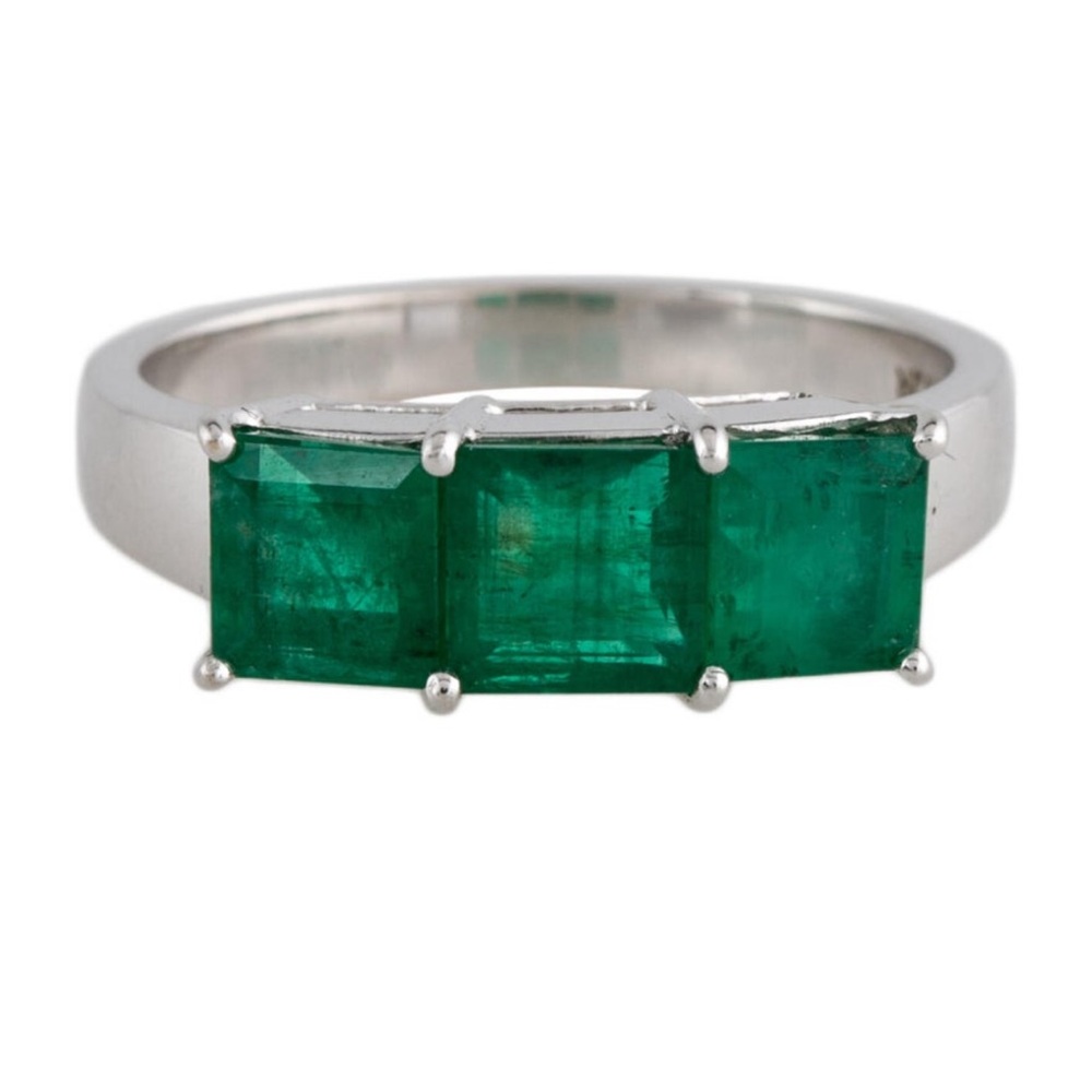 White gold 1.65 carat emerald ring size 6